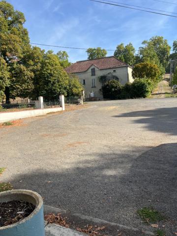 Local Commercial de 150m2 situé dans la ZI de LECTOURE