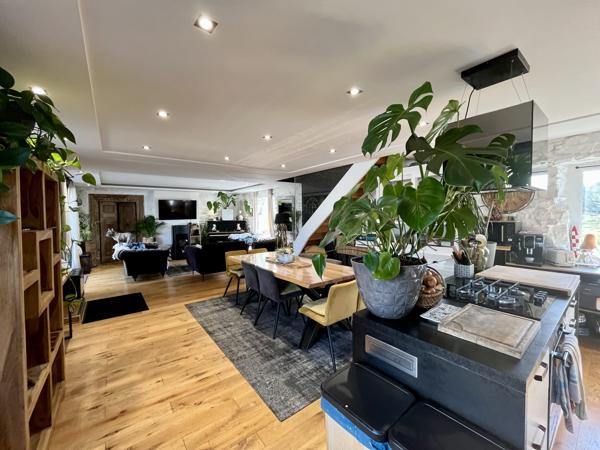 Maison coup de cœur aux portes de Vannes – Rénovation haut de gamme – Dépendance – Vue dégagée sur la campagne