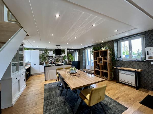 Maison coup de cœur aux portes de Vannes – Rénovation haut de gamme – Dépendance – Vue dégagée sur la campagne