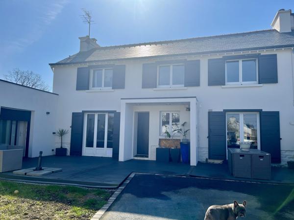 Maison coup de cœur aux portes de Vannes – Rénovation haut de gamme – Dépendance – Vue dégagée sur la campagne