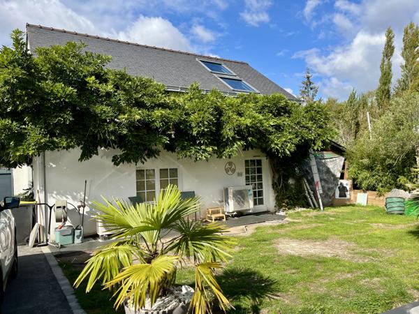 Maison coup de cœur aux portes de Vannes – Rénovation haut de gamme – Dépendance – Vue dégagée sur la campagne