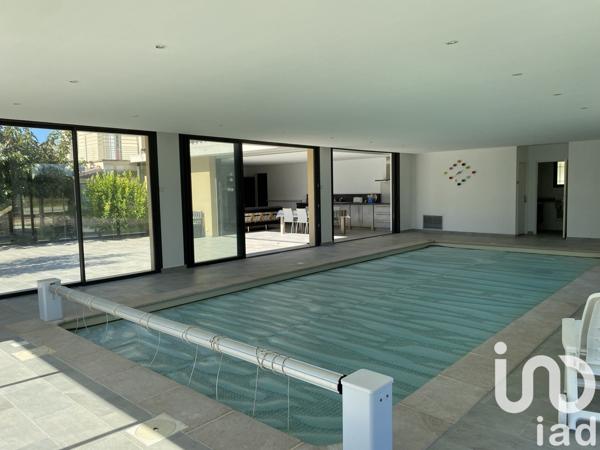 Maison traditionnelle 7 pièces de 190 m² à Althen-des-Paluds (84210)