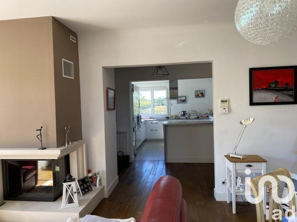 Maison traditionnelle 7 pièces de 190 m² à Althen-des-Paluds (84210)