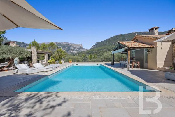 En exclusivité — Propriété d’exception en pierre, vue panoramique, Le Rouret