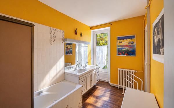 Maison à LE MANS, 72000 - 6 pièces 140m²