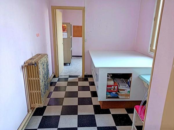 Vente                                                      Fonds de commerce
                        
                     4 pièces                      146 m2                     à Gournay-en-Bray