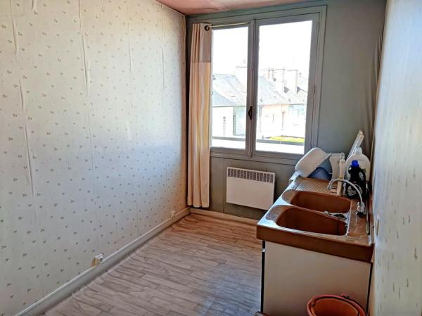 Vente                                                      Fonds de commerce
                        
                     4 pièces                      146 m2                     à Gournay-en-Bray