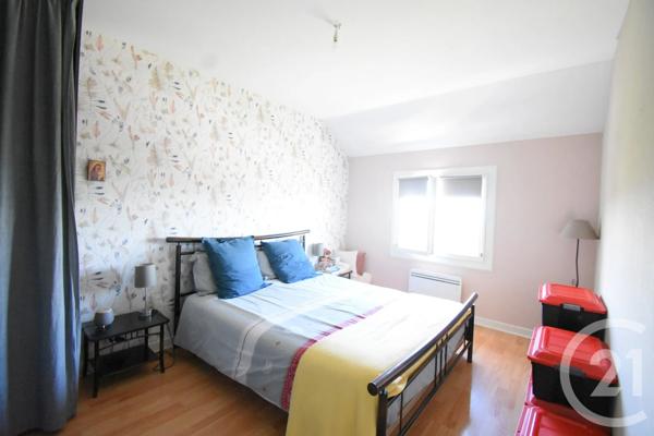 Maison à vendre  5 pièces - 135 m 2   CREUZIER LE VIEUX  - 03