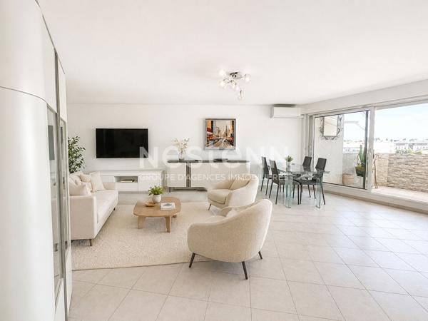 A vendre  à Saint Raphaël, appartement 4 pièces dernier étage en centre ville avec garage