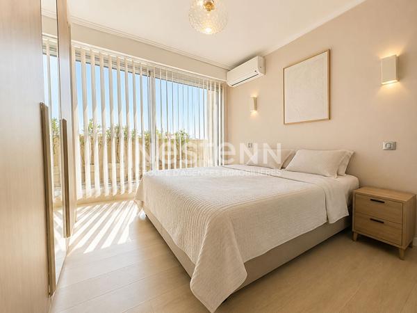 A vendre  à Saint Raphaël, appartement 4 pièces dernier étage en centre ville avec garage