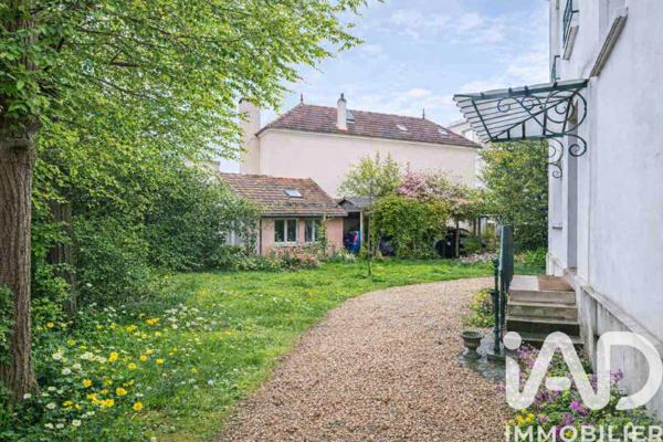 Maison à vendre 8 pièces 209,73 m² Saint-Maur-des-Fossés