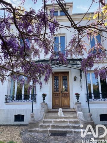 Maison à vendre 8 pièces 209,73 m² Saint-Maur-des-Fossés