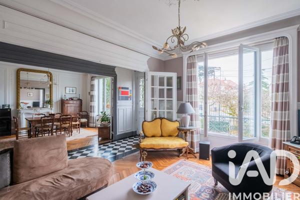 Maison à vendre 8 pièces 209,73 m² Saint-Maur-des-Fossés