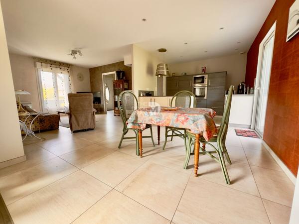 Maison - À vendre - 146 m² - BONCHAMP-LES-LAVAL | The Door Man