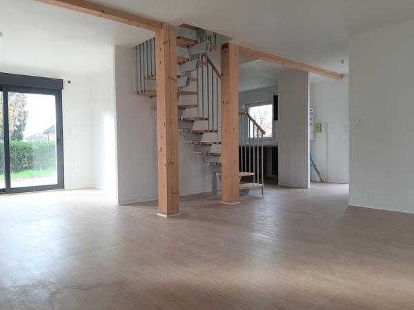 Maison Etuz 6 pièce(s) 98 m2