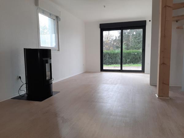Maison Etuz 6 pièce(s) 98 m2
