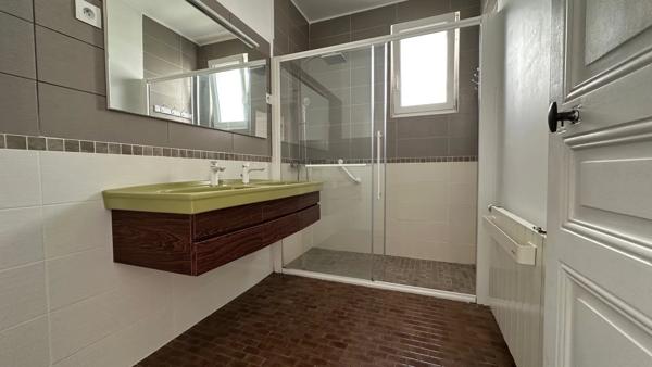 Foncier rare vue mer , maison à reconstruire à votre image