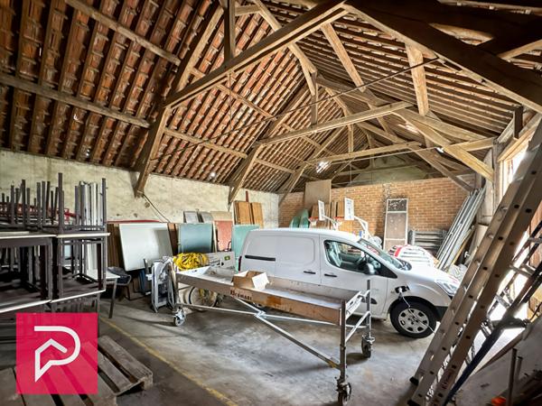 Parking / box 300 m2