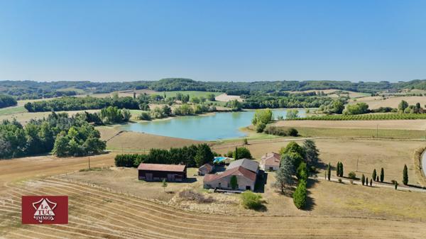Propriété équestre avec piscine et dépendances. Penne-d'Agenais (47140)