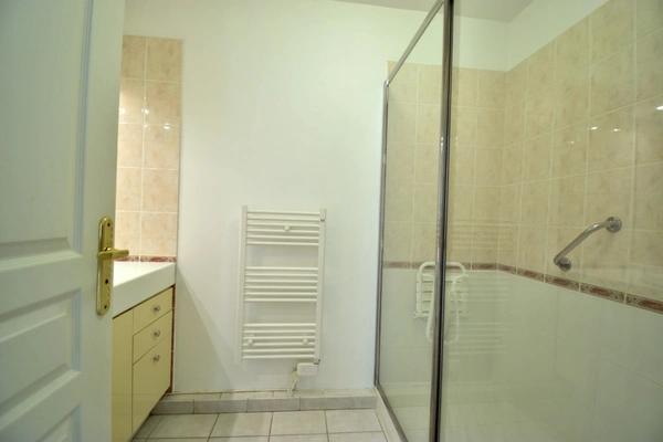 Appartement TYPE 3 avec terrasse et garage à DIGNE LES BAINS (04)