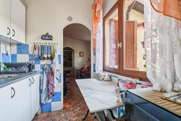 A VENDRE - APPARTEMENT AVEC DEPENDANCE - ROMAINVILLE