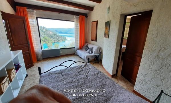 Villa en Provence au bord du Lac d'Esparron de Verdon