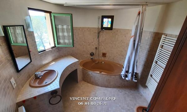 Villa en Provence au bord du Lac d'Esparron de Verdon