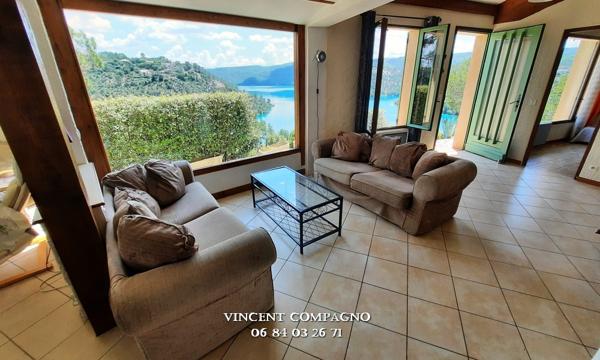 Villa en Provence au bord du Lac d'Esparron de Verdon