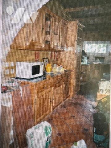 A vendre, Charente Maritime, Saint Just Luzac,  propriété sur environ 2 ha , comprenant une mai...