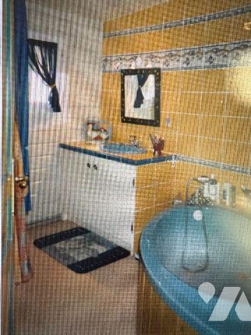 A vendre, Charente Maritime, Saint Just Luzac,  propriété sur environ 2 ha , comprenant une mai...