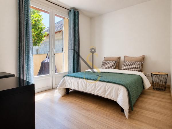 – Maison familiale de 135 m² habitables – Terrain 1 100 m² – 4 chambres – Garage et dépenda