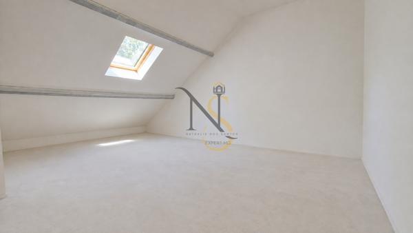 – Maison familiale de 135 m² habitables – Terrain 1 100 m² – 4 chambres – Garage et dépenda