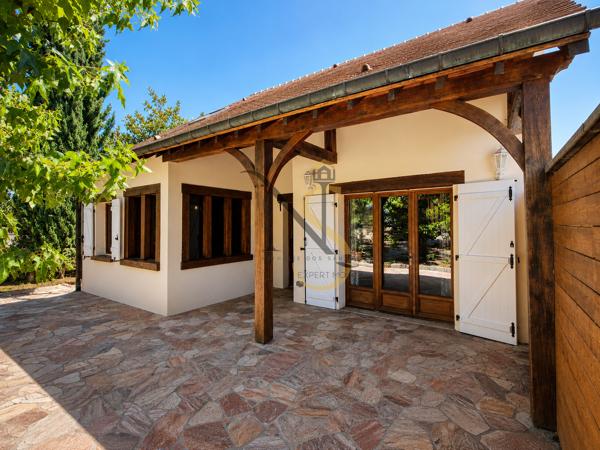 – Maison familiale de 135 m² habitables – Terrain 1 100 m² – 4 chambres – Garage et dépenda