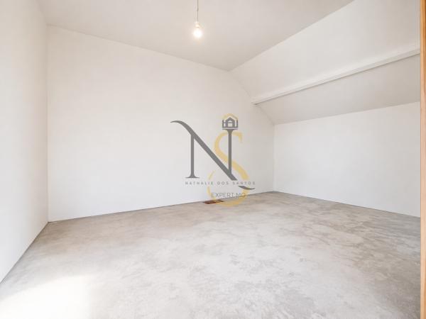 – Maison familiale de 135 m² habitables – Terrain 1 100 m² – 4 chambres – Garage et dépenda