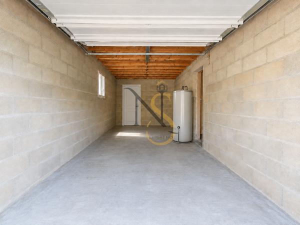 – Maison familiale de 135 m² habitables – Terrain 1 100 m² – 4 chambres – Garage et dépenda
