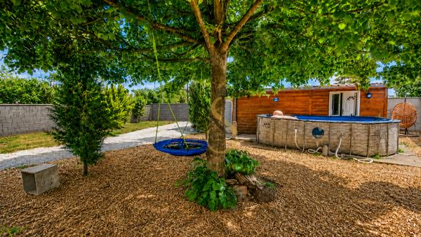 – Maison familiale de 135 m² habitables – Terrain 1 100 m² – 4 chambres – Garage et dépenda