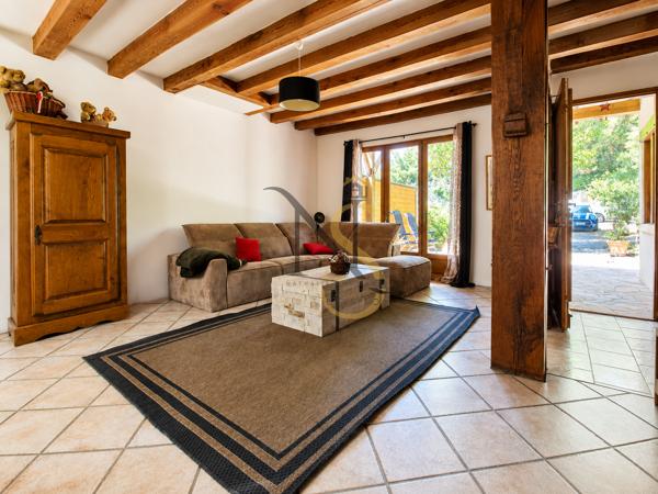 – Maison familiale de 135 m² habitables – Terrain 1 100 m² – 4 chambres – Garage et dépenda