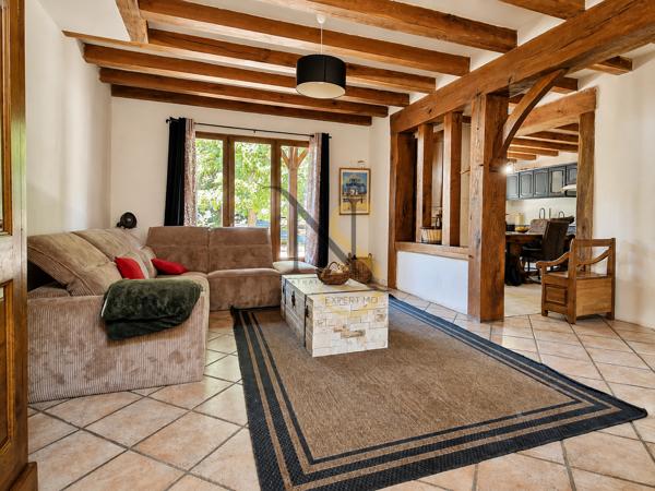 – Maison familiale de 135 m² habitables – Terrain 1 100 m² – 4 chambres – Garage et dépenda