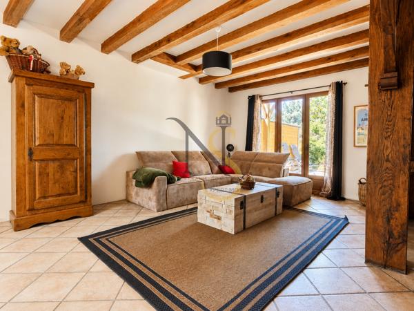 – Maison familiale de 135 m² habitables – Terrain 1 100 m² – 4 chambres – Garage et dépenda