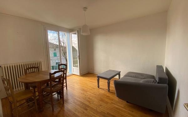 Maison à louer    3 pièces •  Champcevinel