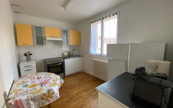 Maison à louer    3 pièces •  Champcevinel