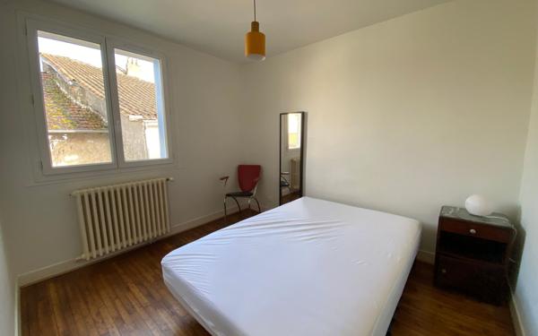 Maison à louer    3 pièces •  Champcevinel