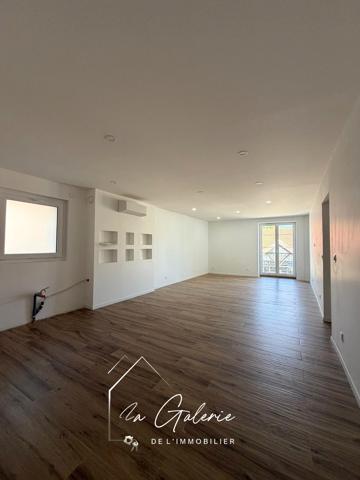 BELLE MAISON ENTIEREMENT RENOVEE A VARCES