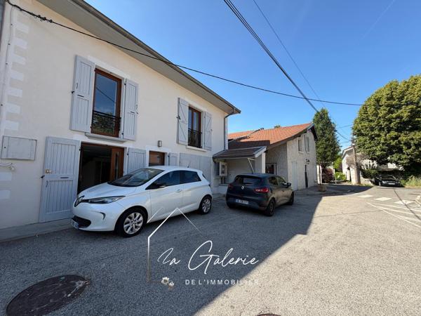 BELLE MAISON ENTIEREMENT RENOVEE A VARCES