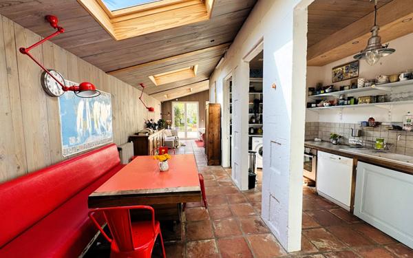 Maison à vendre    9 pièces • 199 m2 La Rochelle