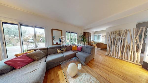 Maison de style Méditerranéen de 215m² avec sa dépendance