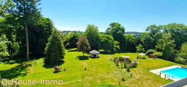 Château à vendre 18 pièces de 670 m²