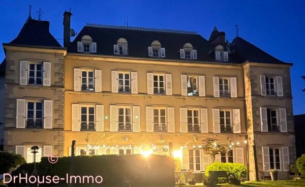 Château à vendre 18 pièces de 670 m²