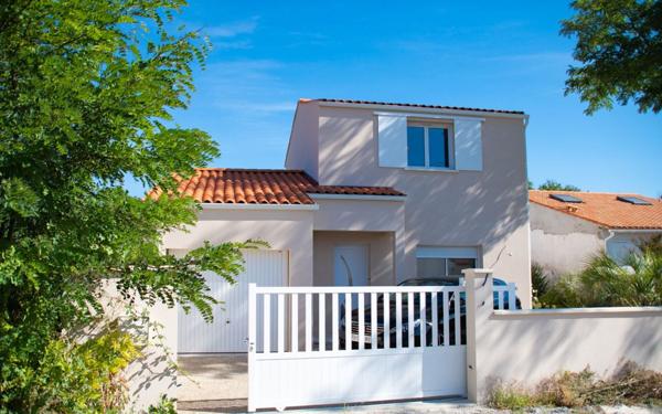 Maison à vendre    4 pièces •  Royan