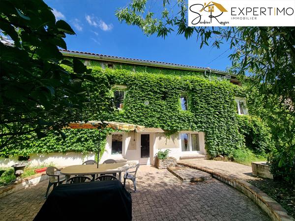 Davayat (63200) Maison d’habitation de 153 m² et grange de 80 m² sur terrain clos et arboré de 1453 m².